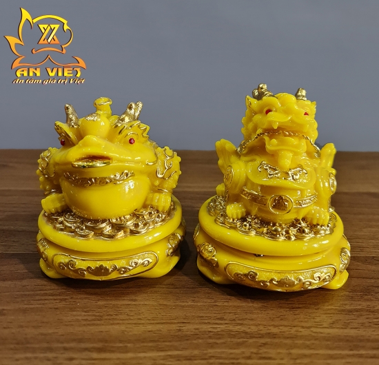 Cóc Ngậm Tiền Thiềm Thừ - Tỳ Hưu Phong Thủy Đá - Cao 12cm - Màu Vàng - CTH2307