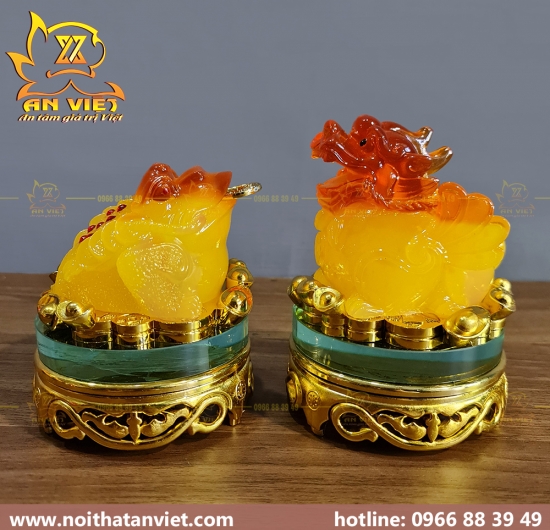 Cóc Ngậm Tiền Thiềm Thừ - Tỳ Hưu Phong Thủy - Cao 14cm - Màu Vàng - Đế Kính - CTH2315